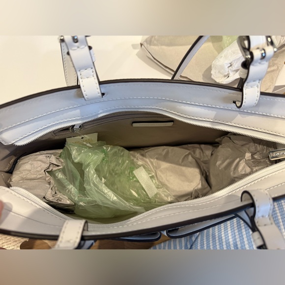 Michael Kors White Tote Bag - Picture 6 of 6